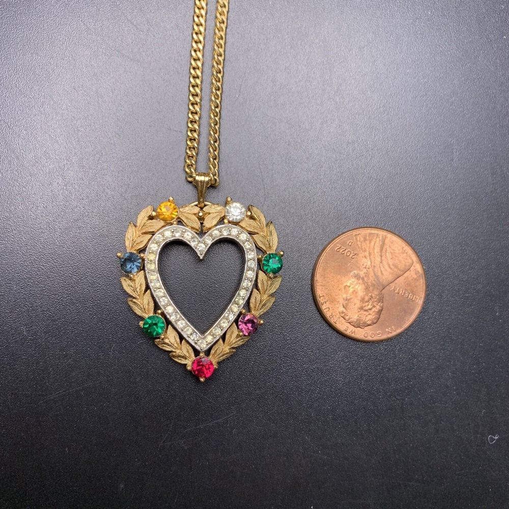 Crown Trifari Heart Pendant Necklace Gold Tone Multicolor Rhinestone Vintage - Picture 4 of 8